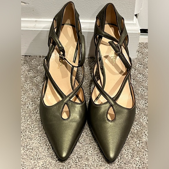 COLE HAAN Women's Patrice Cross Pump Moss Metallic Size 8 B EUC - Picture 3 of 10